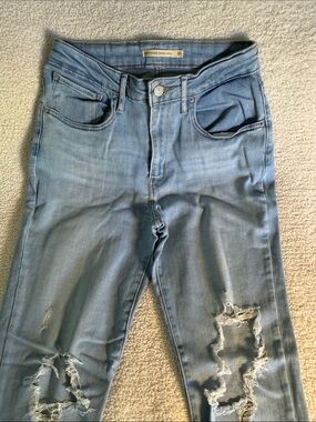 Levi 721 high-rise skinny ankle size 30 distressed jeans